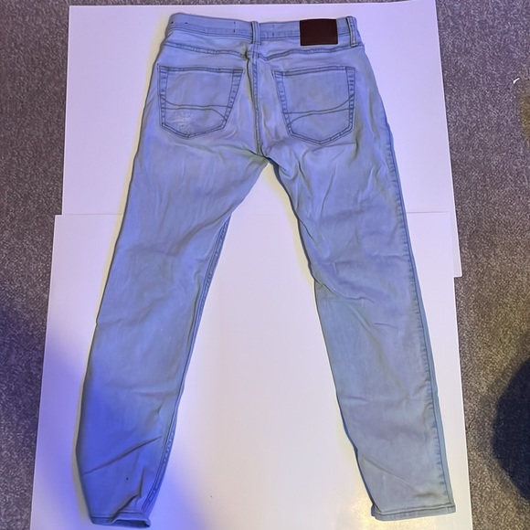 Hollister ripped jeans - Picture 2 of 2